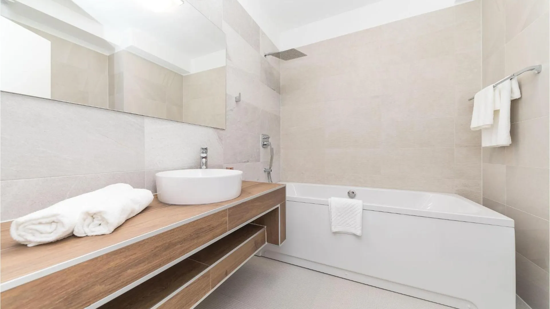 Beautiful Home In Okrug Gornji With Sauna Trogir